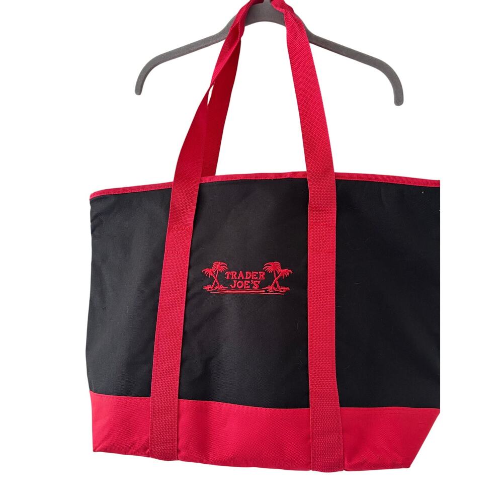 Trader Joe’s Insulated Reusable Grocery Tote Bag Black Red Large Cooler Shopper - Picture 3 of 9